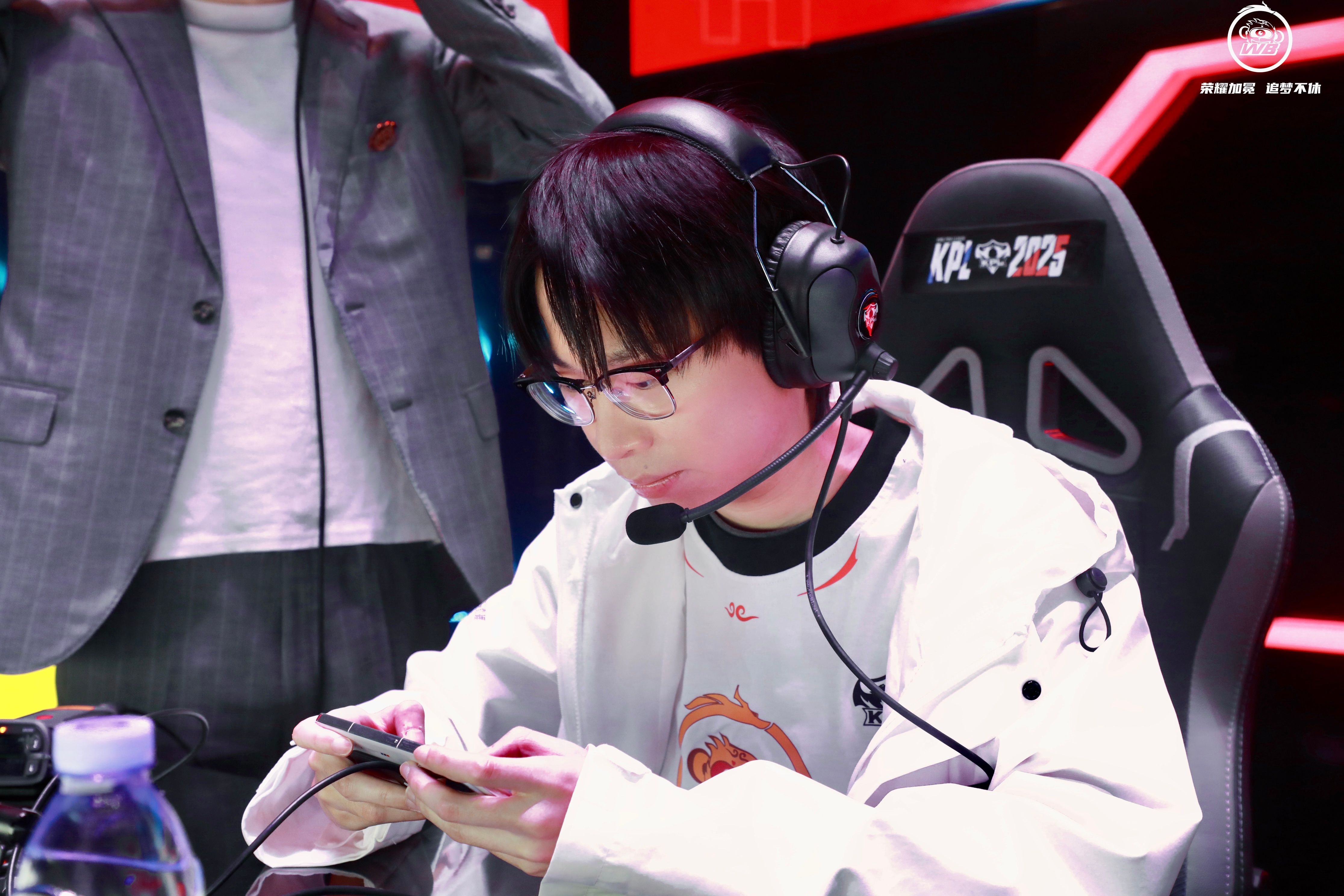 PG电子APP链接-WBG横扫EDG，Meiko一己之力扛起全队