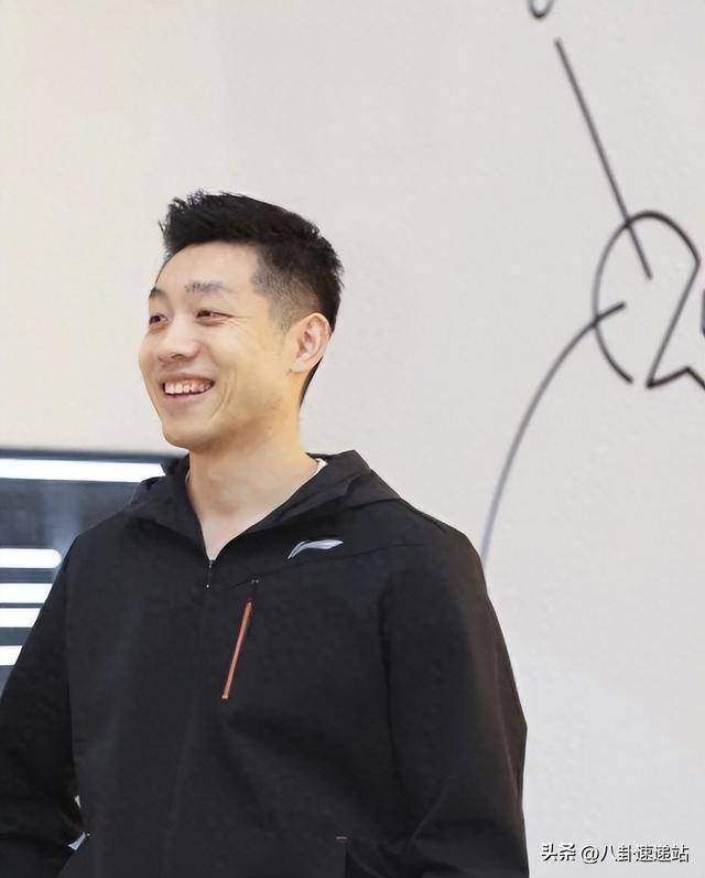 包含中国乒乓球队翻盘英国乒乓球队，许昕制霸全场的词条