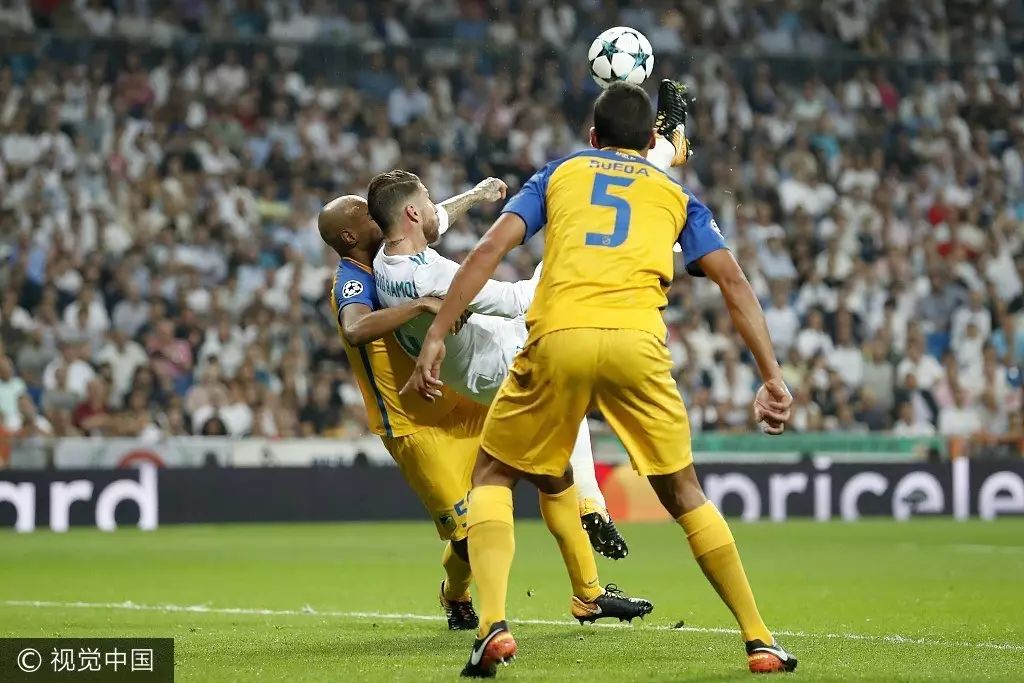 关于希腊男篮横扫法国男篮，布克三分雨点燃全场的信息