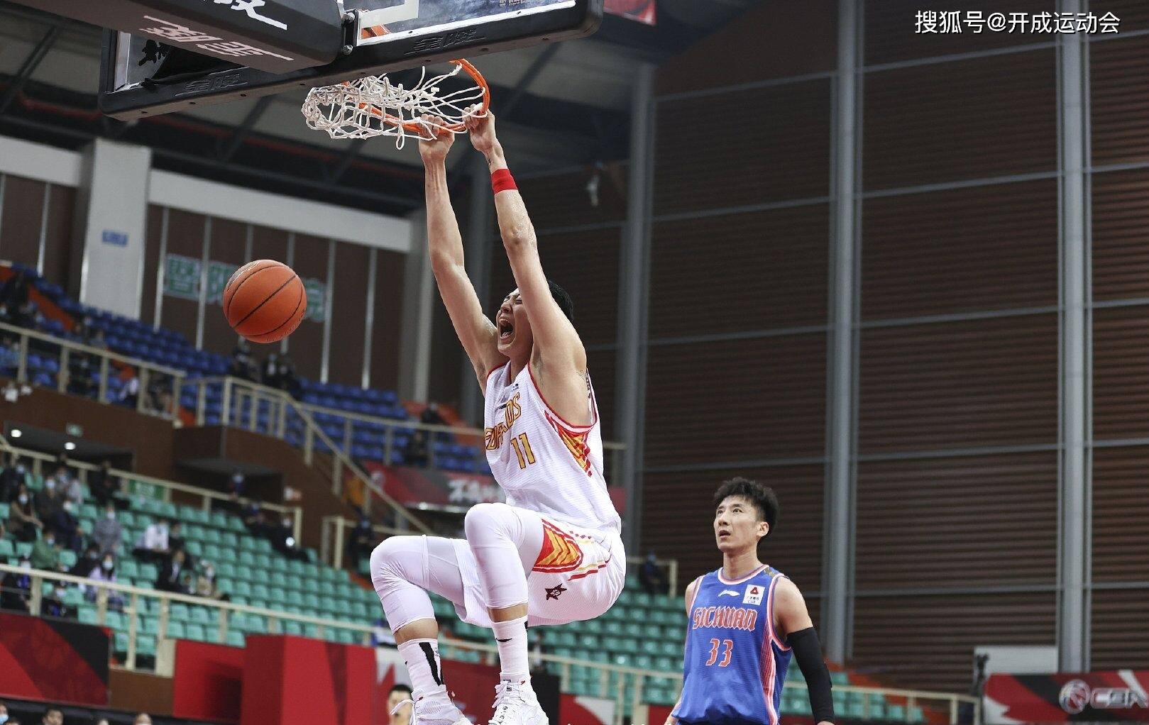 关于希腊男篮横扫法国男篮，布克三分雨点燃全场的信息