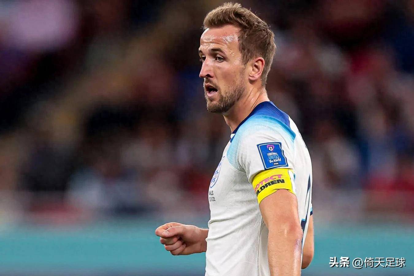 英格兰国家队大胜对手，士气高昂