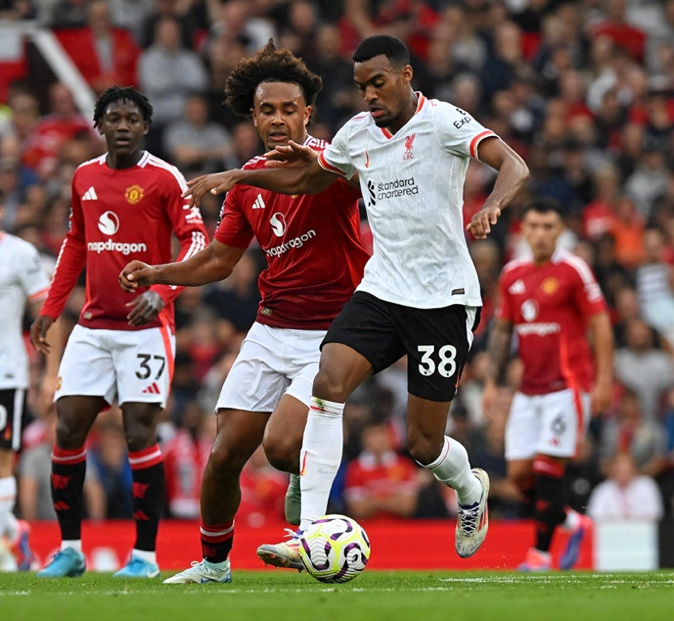 利物浦大胜米德尔斯堡，客场连胜