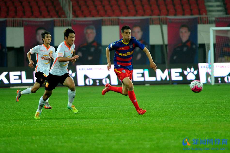 青岛黄海主场战平,保持稳定表现 青岛黄海主场战平,保持稳定表现