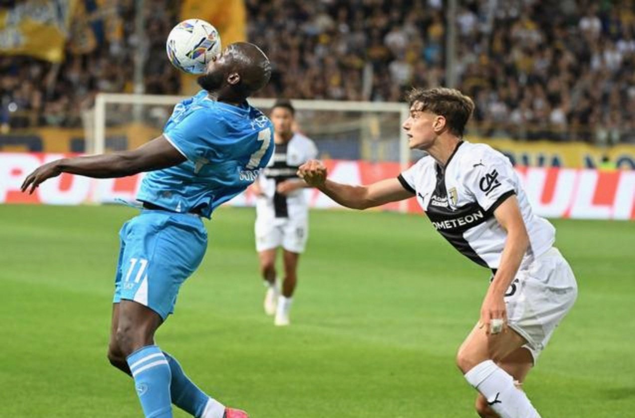 关于那不勒斯逼平对手，力保不败的信息