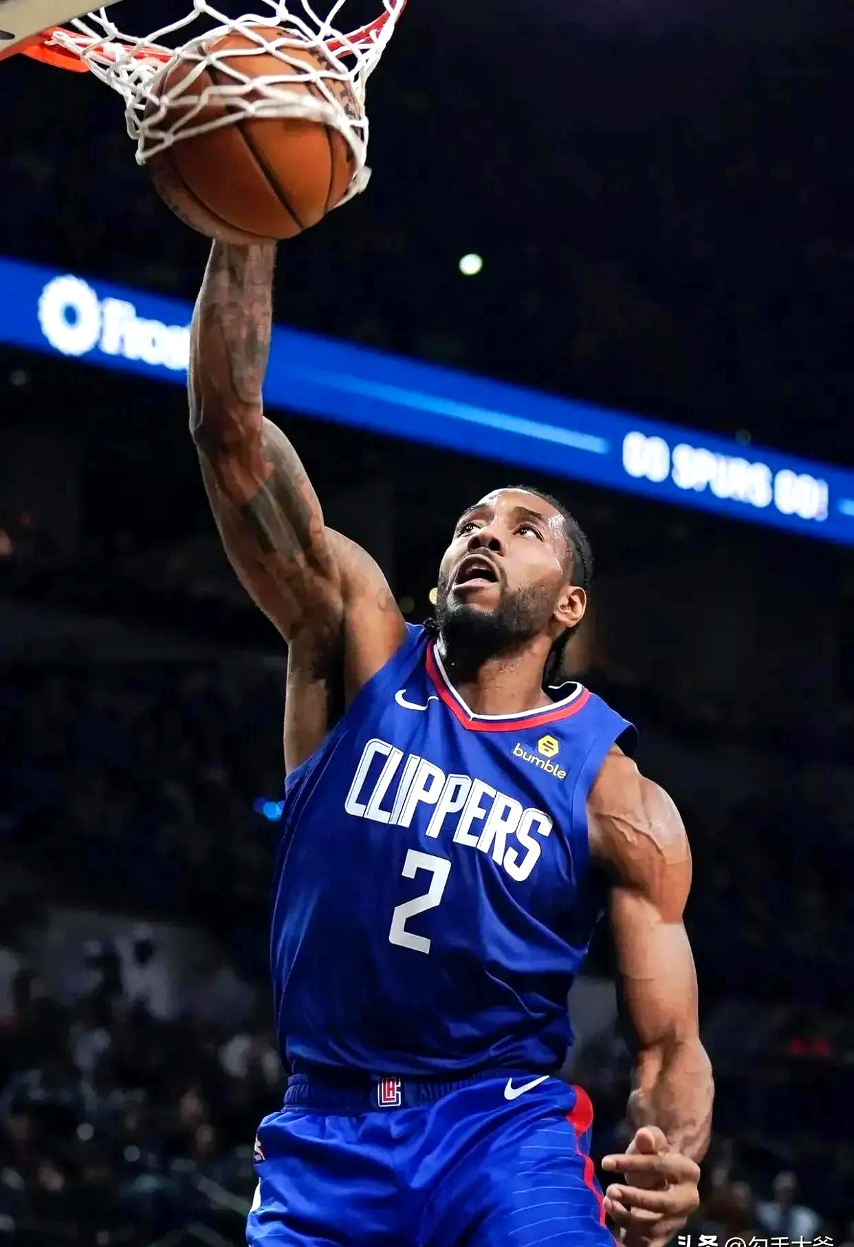 快船凭借小卡砍下+击败狮队守住第三的简单介绍