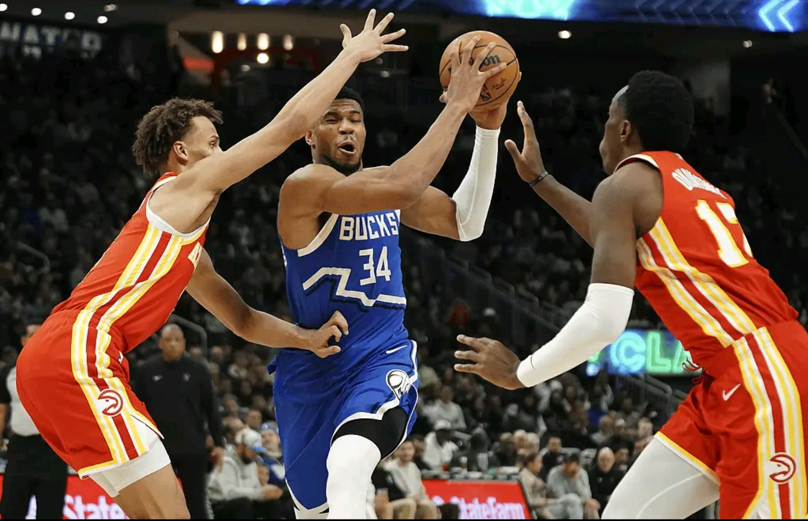 雄鹿客场挑战湖人，勇攀高峰