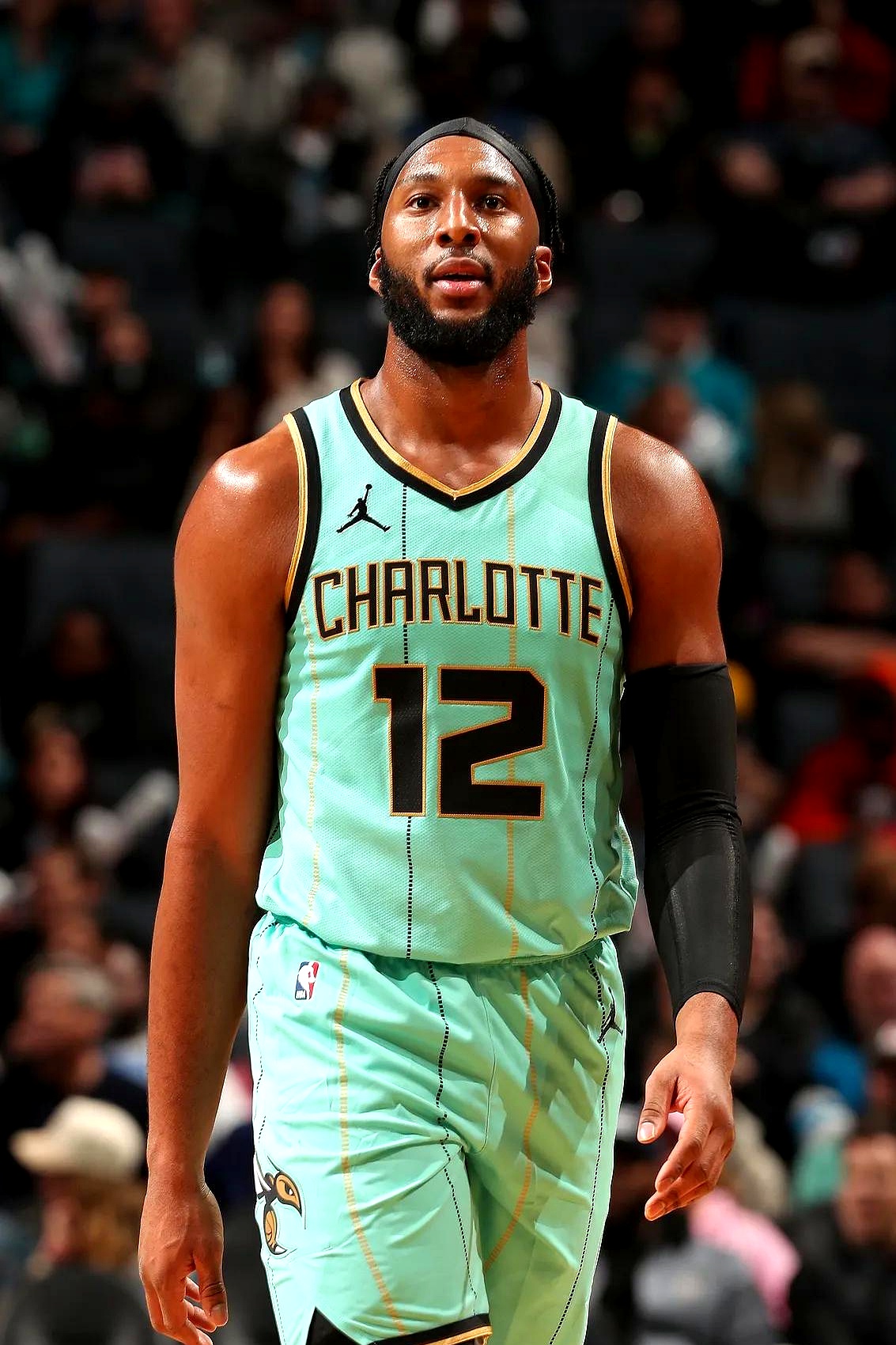 包含火箭阵容调整赢家千篇一律，幸运阵容华丽回归的词条