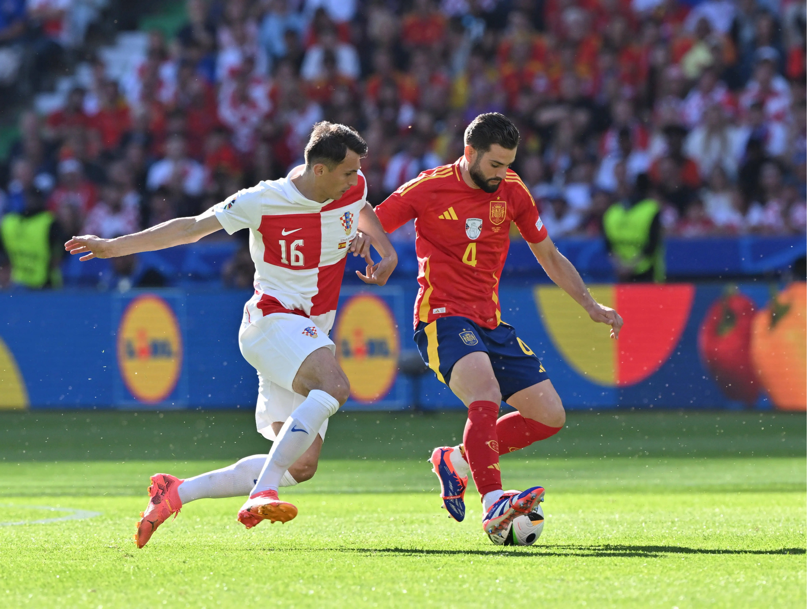 PG SOFT游戏-葡萄牙门将连续扑救，帮助球队保持领先