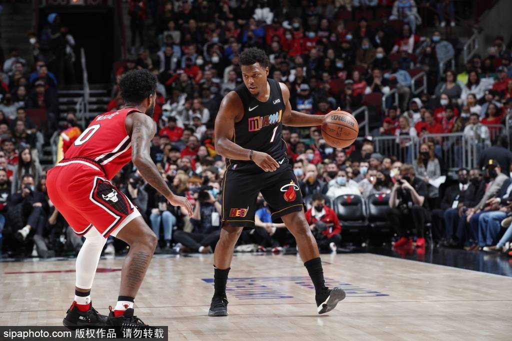 PG电子APP链接-包含76人完胜掘金，卡鲁索三分雨点燃全场的词条