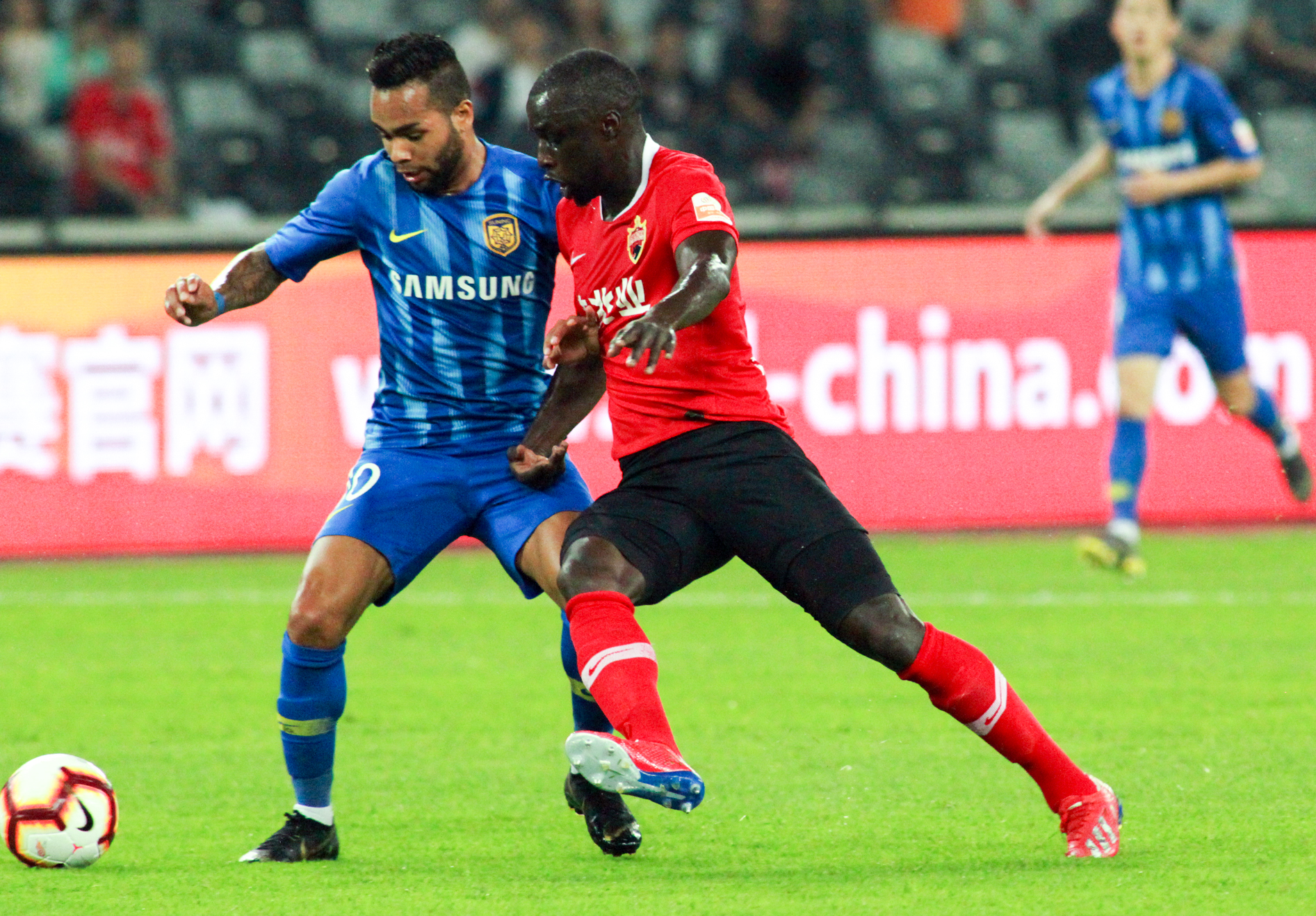 大连人客场大获胜利！江苏苏宁轻松拿下的简单介绍